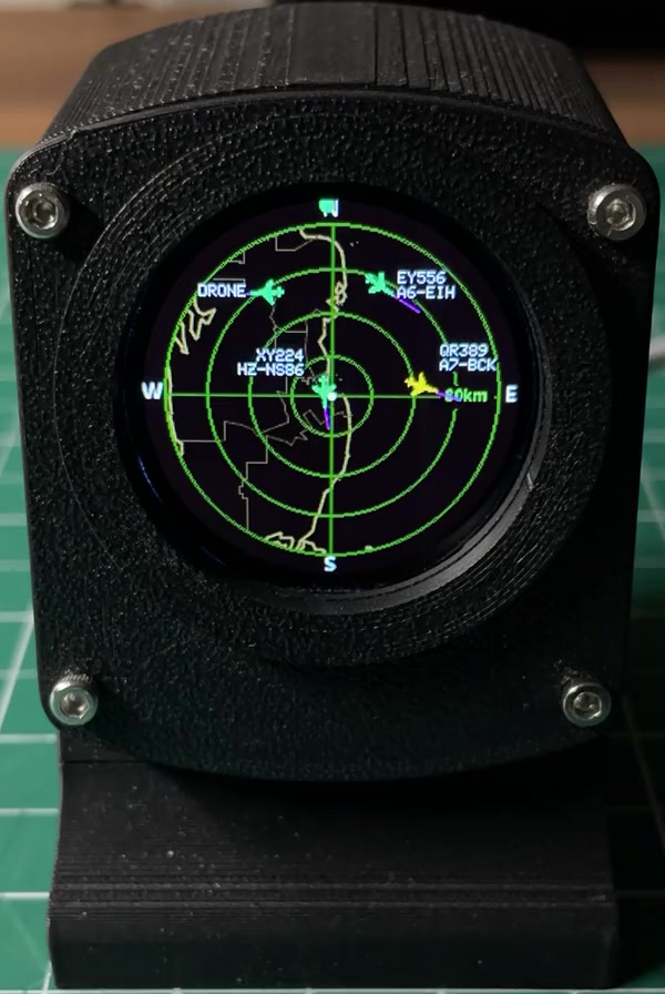 The original POLYFORM Mini Airplane Radar with its live aircraft display